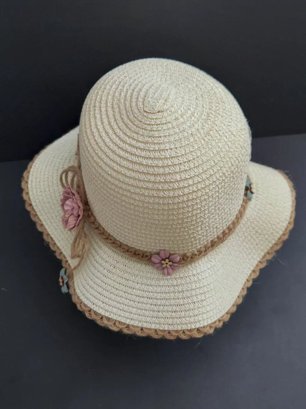 BIenvenu Girls Straw Sun Hat w/ Floral Trim Lightweight Summer Casual/Beach NWT